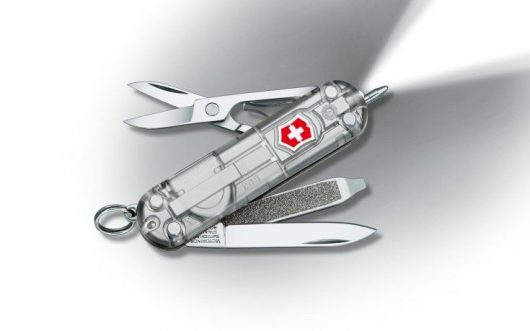 Navaja victorinox clásica silvertech luz en venta en cuchillería simón madrid